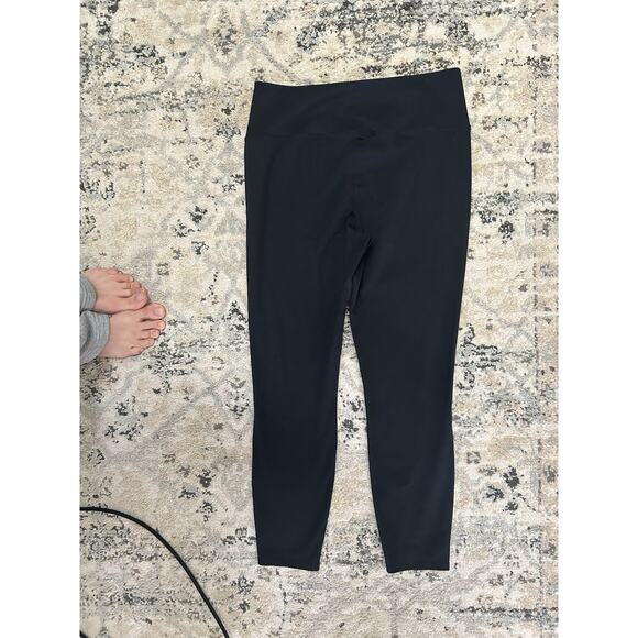 LL Bean Women’s Black Athletic Leggings Size M Workout Outdoors Stretch - Picture 5 of 5